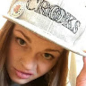 Meet your Posher, Maya